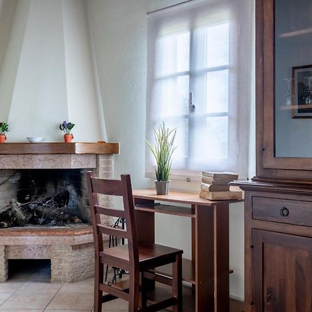 Residence Montevecchio มนโตโปลิอินวัลดาร์โน ภายนอก รูปภาพ