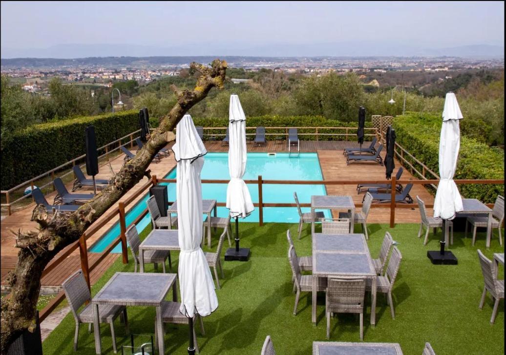 Residence Montevecchio มนโตโปลิอินวัลดาร์โน ภายนอก รูปภาพ