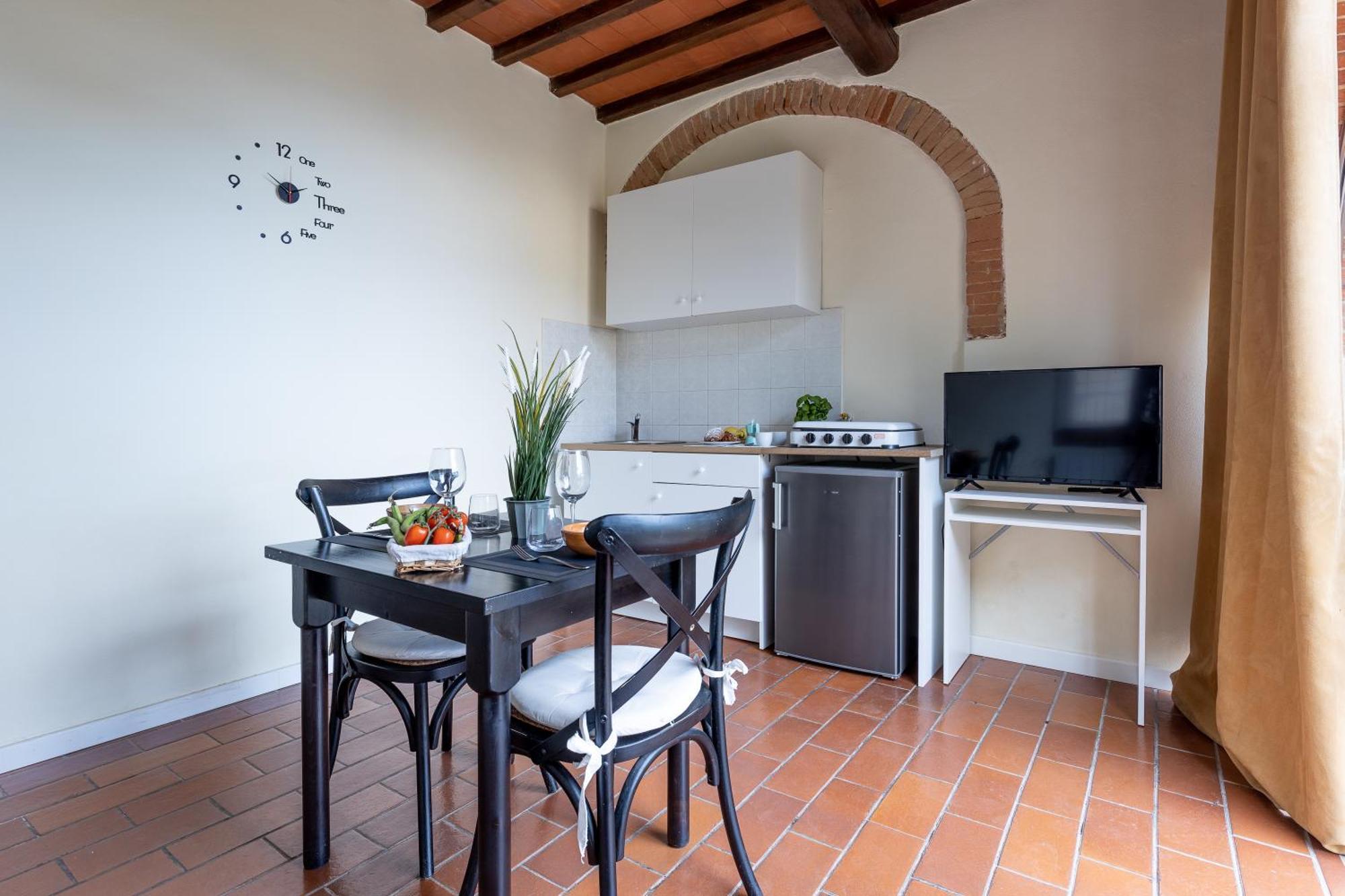 Residence Montevecchio มนโตโปลิอินวัลดาร์โน ภายนอก รูปภาพ