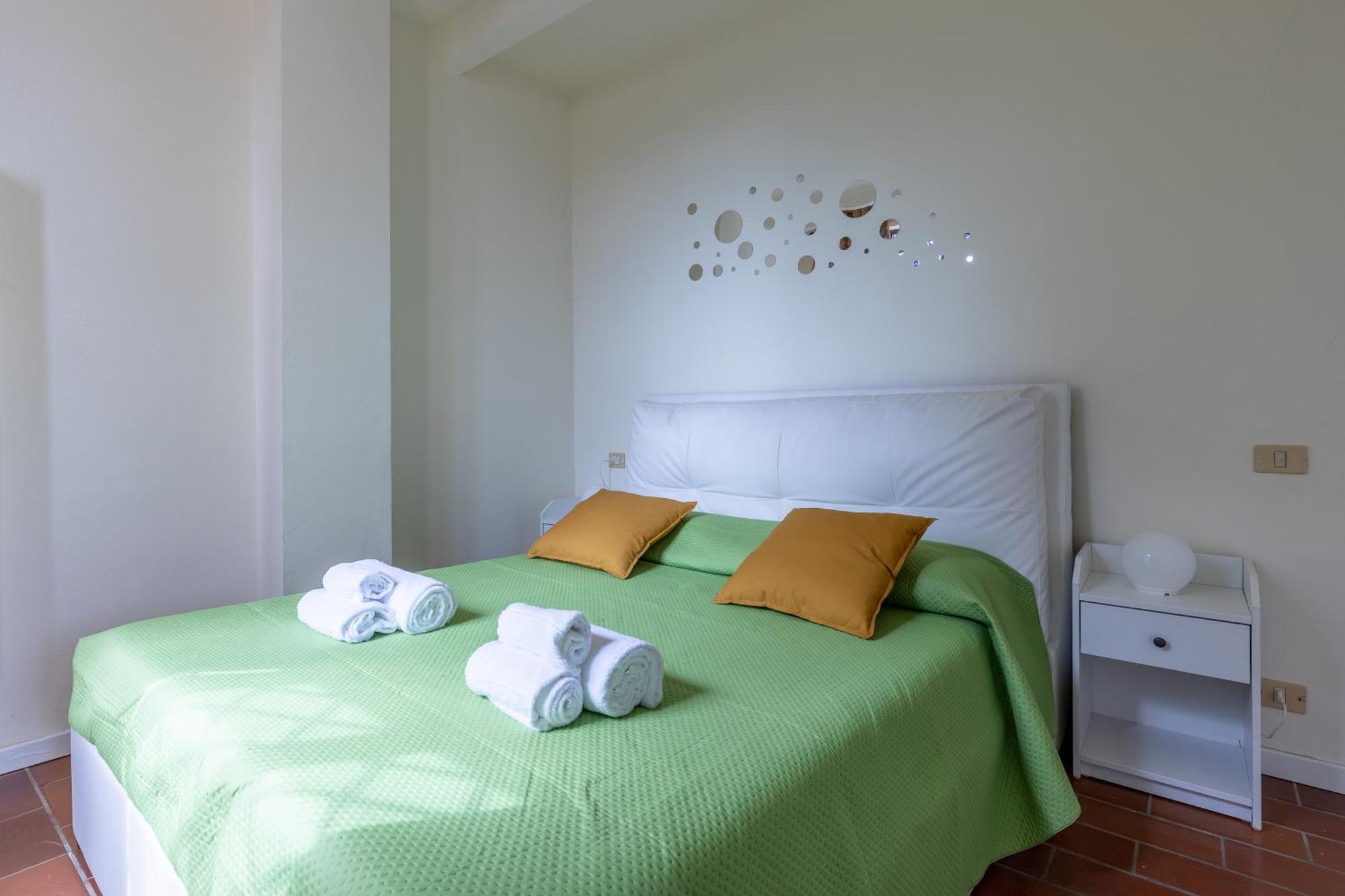 Residence Montevecchio มนโตโปลิอินวัลดาร์โน ภายนอก รูปภาพ