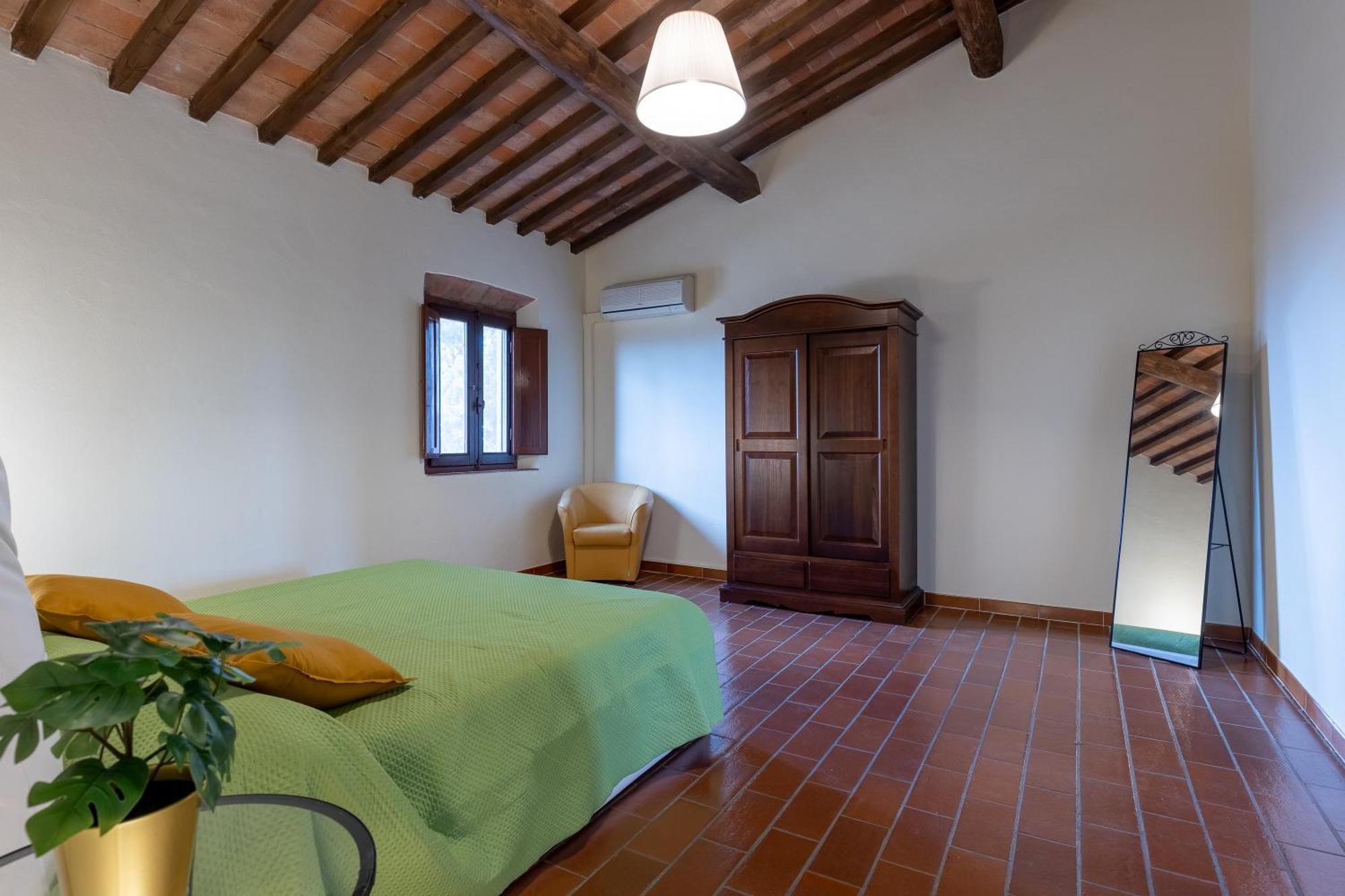 Residence Montevecchio มนโตโปลิอินวัลดาร์โน ภายนอก รูปภาพ