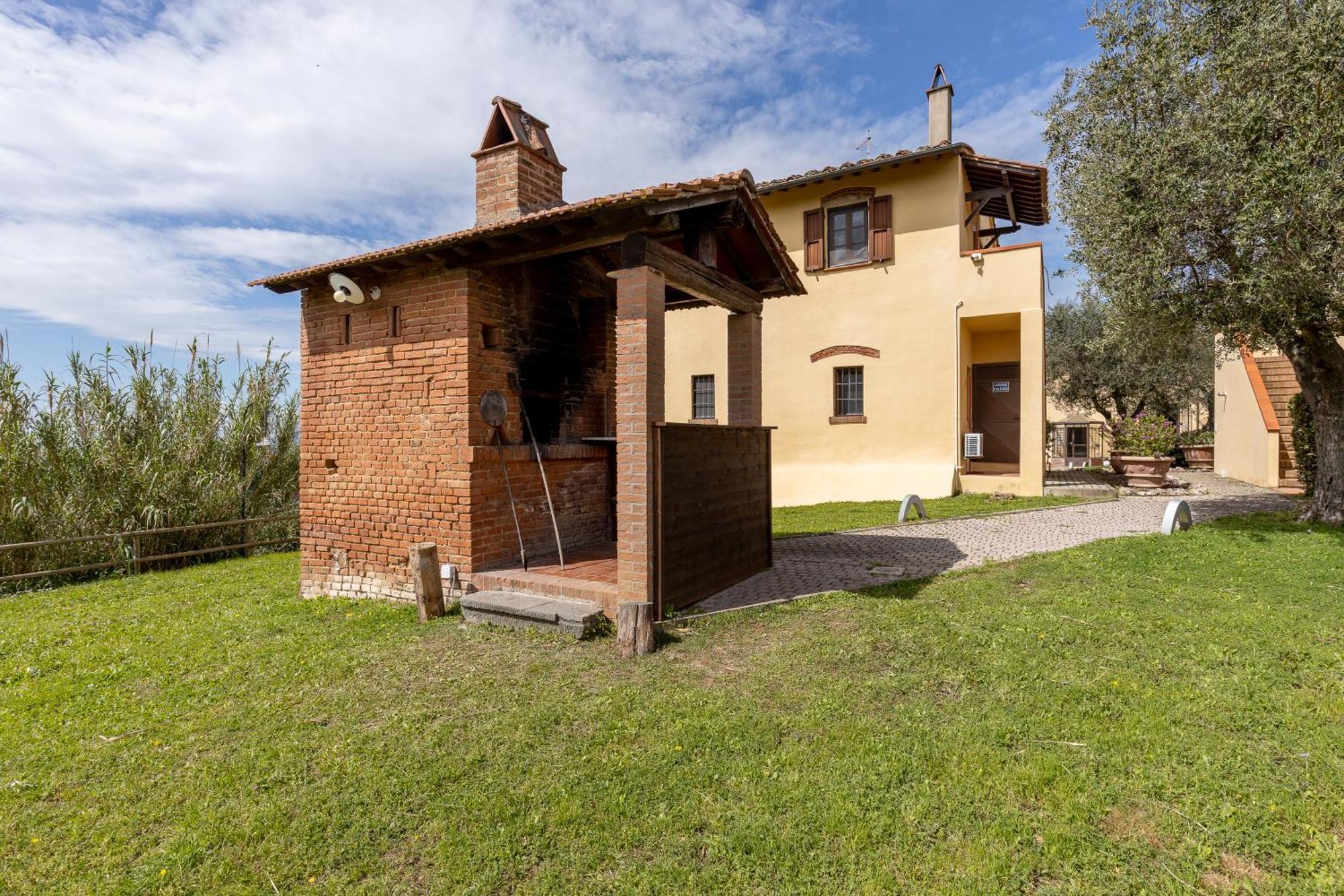 Residence Montevecchio มนโตโปลิอินวัลดาร์โน ภายนอก รูปภาพ